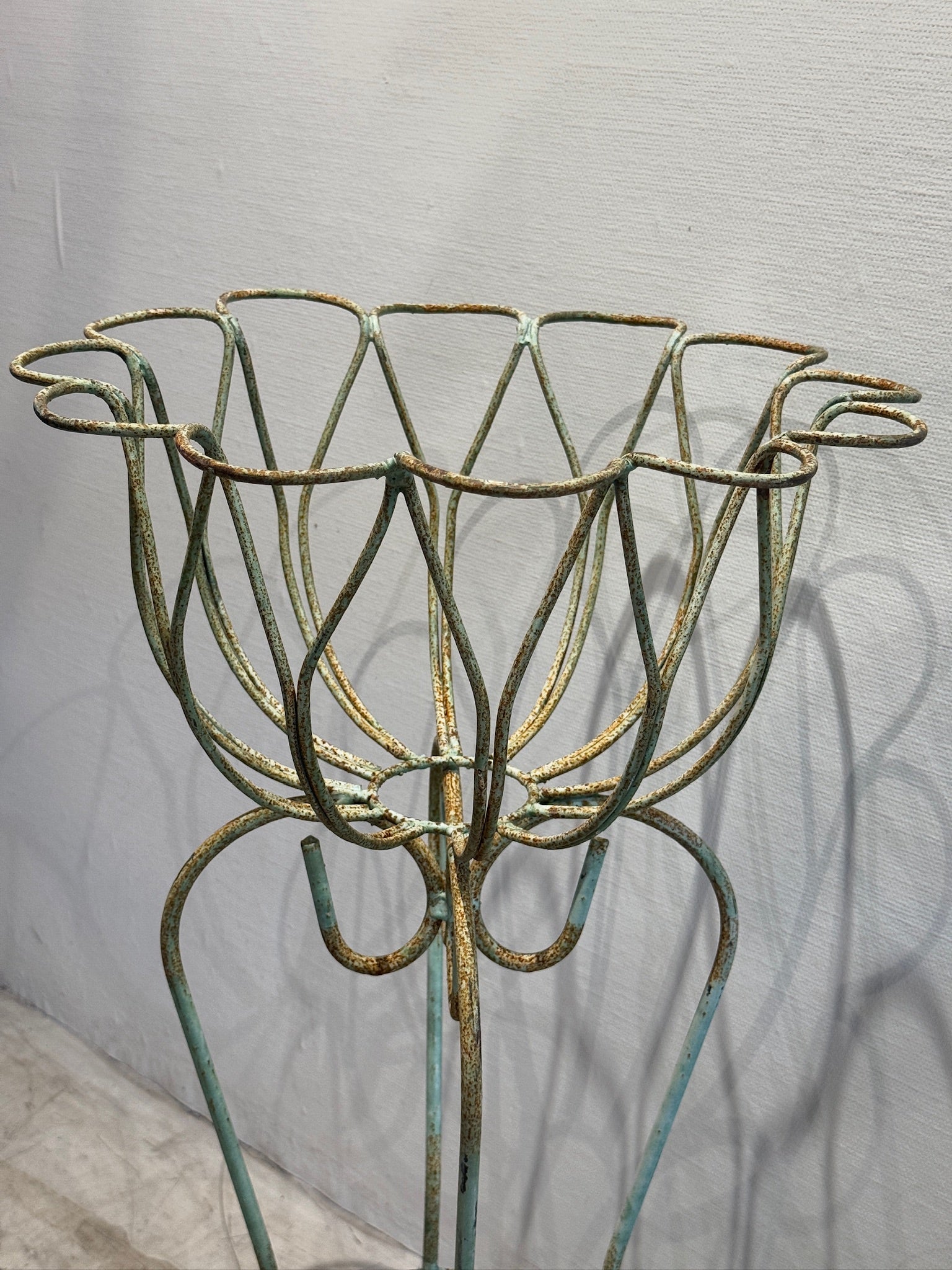 Elegant Mid-Century Wrought Iron Tulip-Form Plant Stand with Aged Aqua Patina