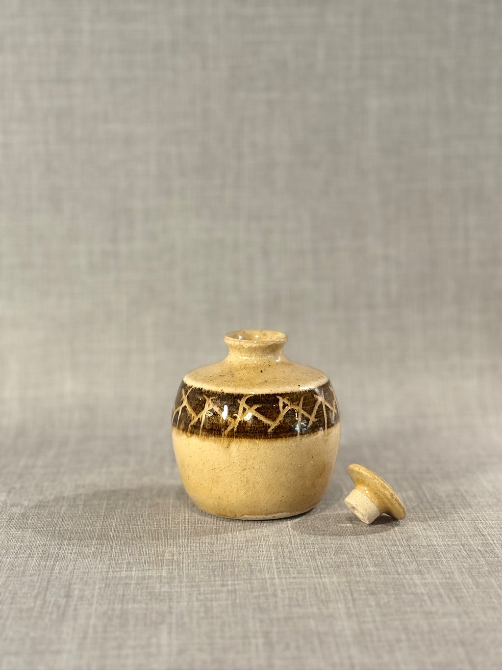 Mid-Century Studio Pottery Covered Jar with Abstract Brown Glaze Decoration – Hand-Thrown Stoneware Vessel