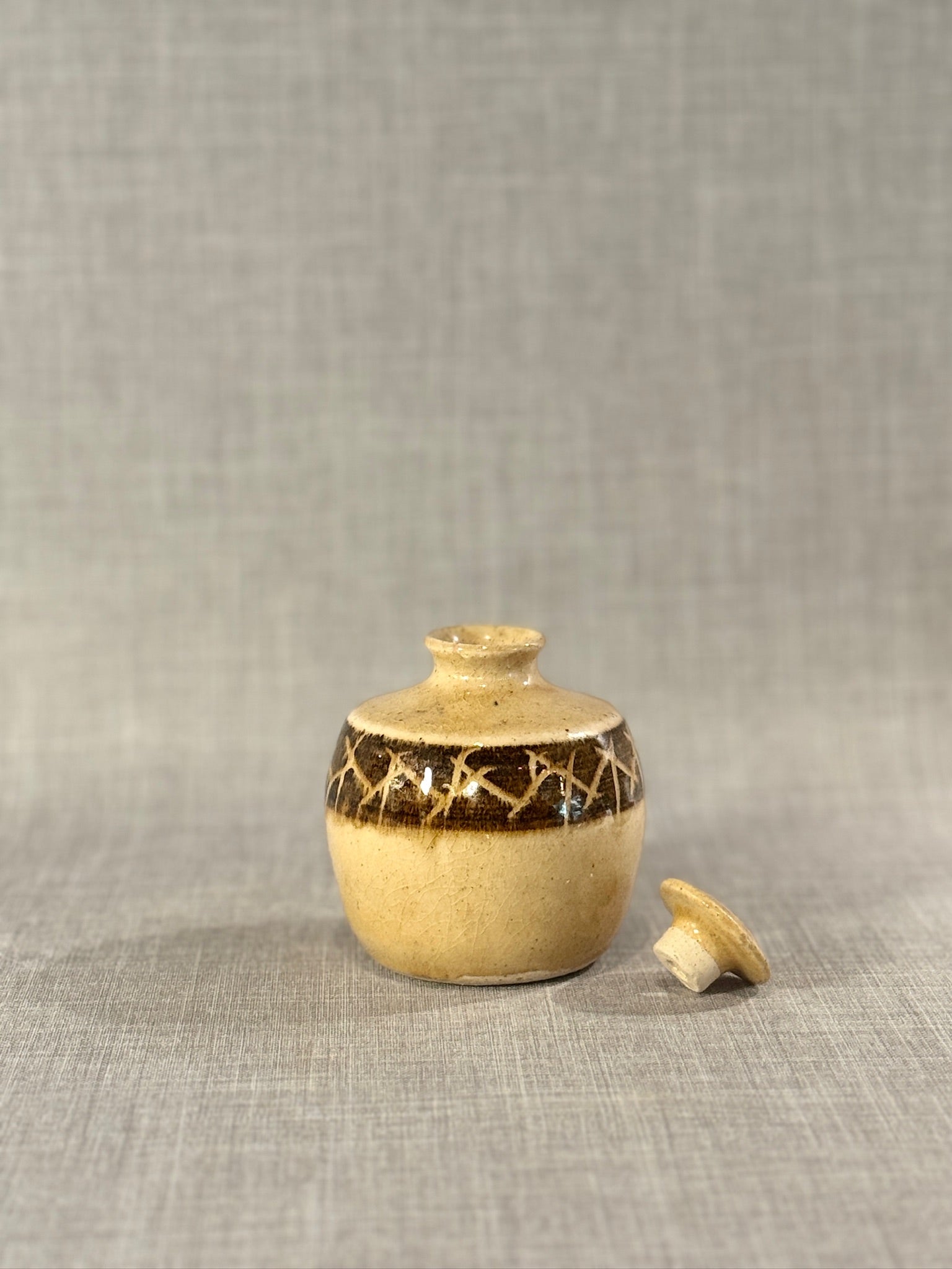Mid-Century Studio Pottery Covered Jar with Abstract Brown Glaze Decoration – Hand-Thrown Stoneware Vessel