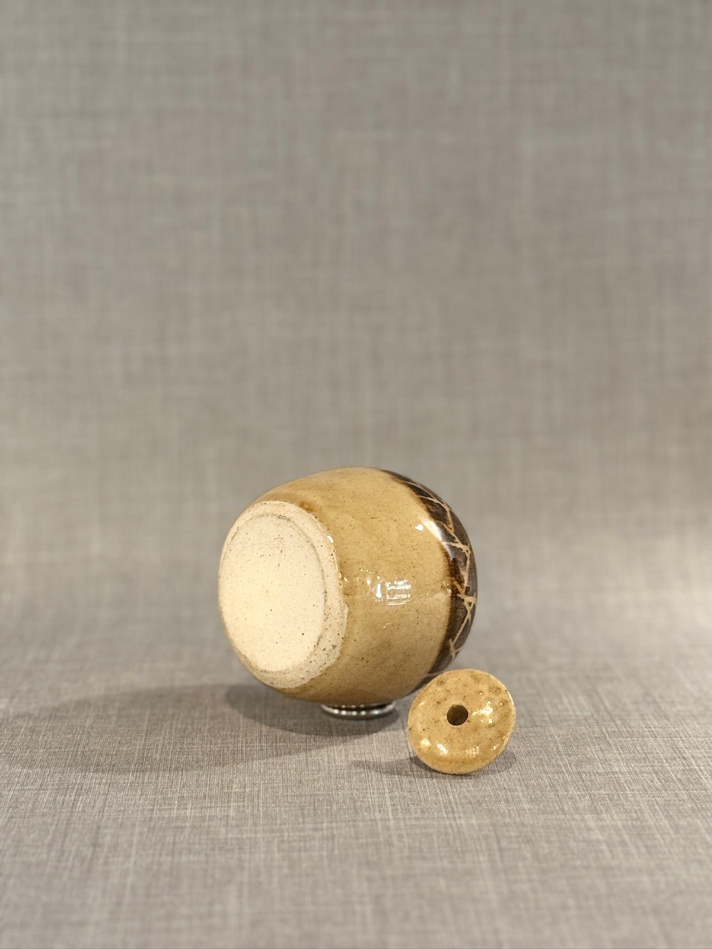 Mid-Century Studio Pottery Covered Jar with Abstract Brown Glaze Decoration – Hand-Thrown Stoneware Vessel