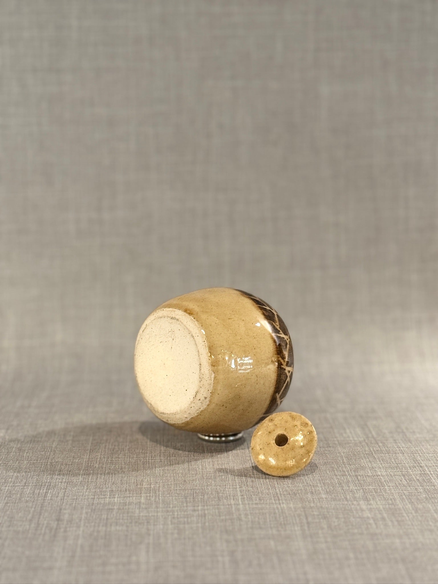 Mid-Century Studio Pottery Covered Jar with Abstract Brown Glaze Decoration – Hand-Thrown Stoneware Vessel
