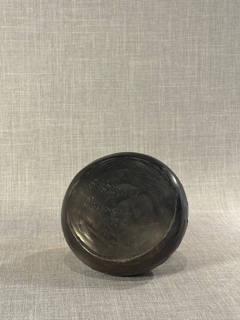decorative pottery vessel for table display
