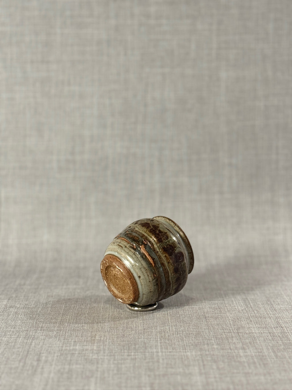 Signed Studio Pottery Urn Vase P.S.E – Brown, Gray & Terracotta Ash Glaze, handcrafted ceramic art piece, hommes + gardens estudio.