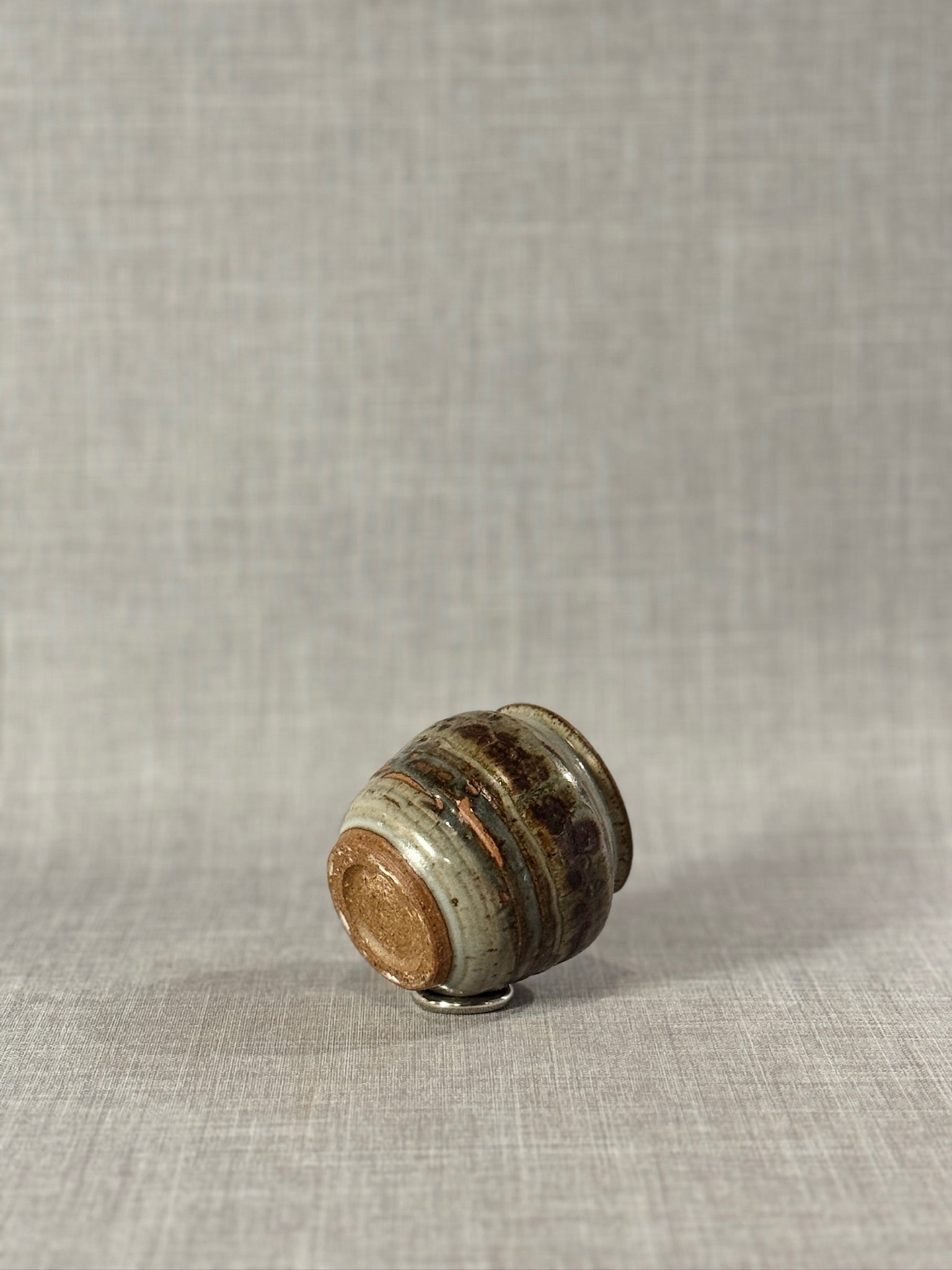 Signed Studio Pottery Urn Vase P.S.E – Brown, Gray & Terracotta Ash Glaze, handcrafted ceramic art piece, hommes + gardens estudio.