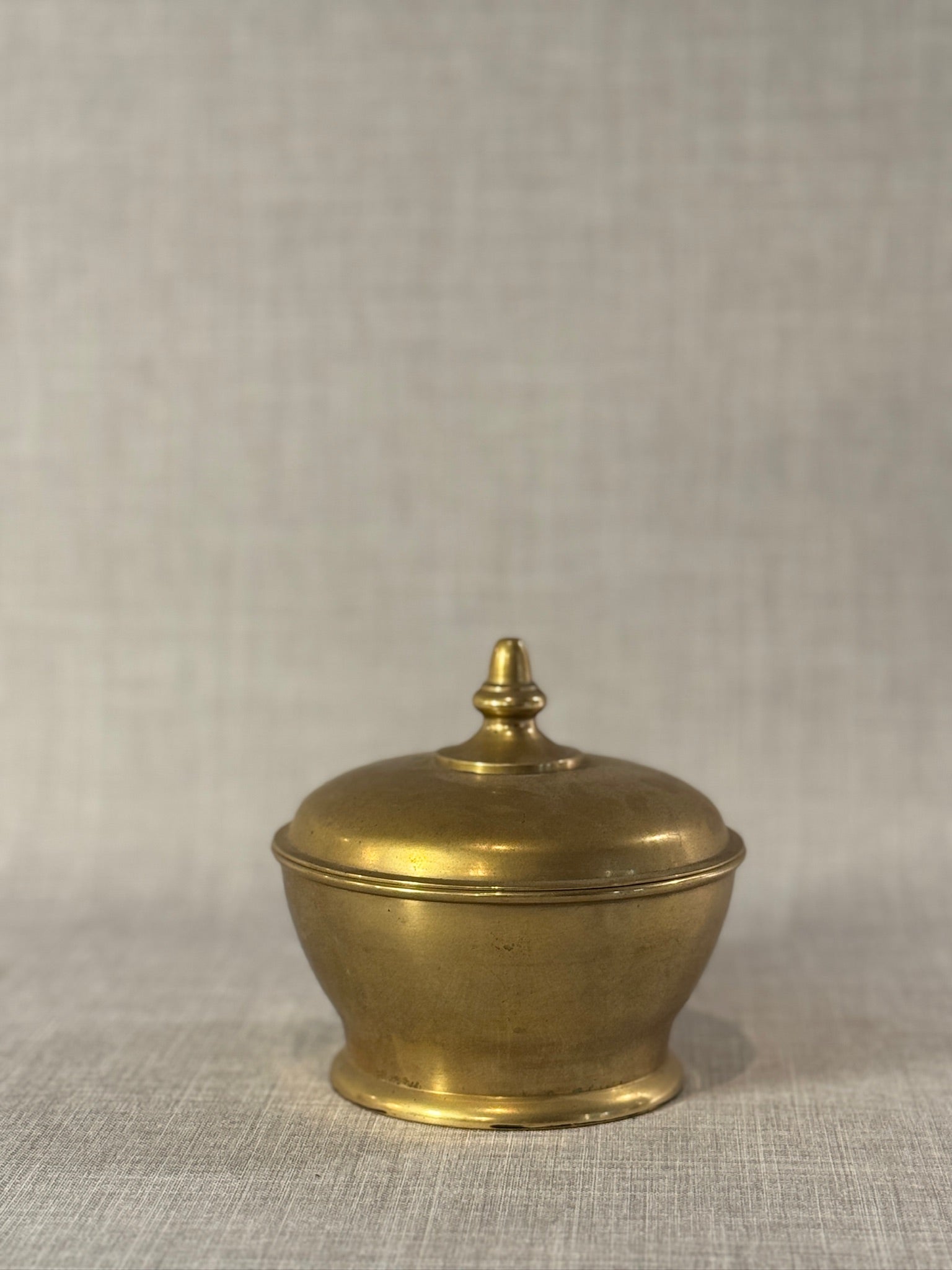 Early 20th Century Handcrafted Solid Brass Covered Caddy Box with Finial Lid
