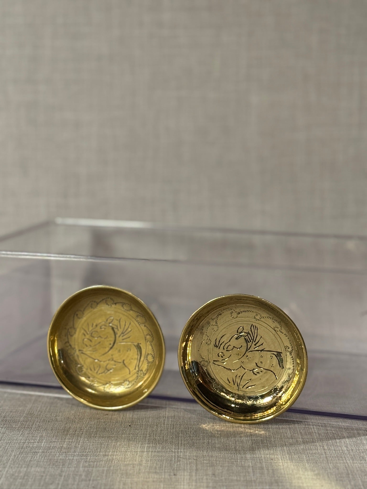 Hand-Etched Brass Decorative Dishes with Stylized Animal Motifs – Vintage Folk Art Pair