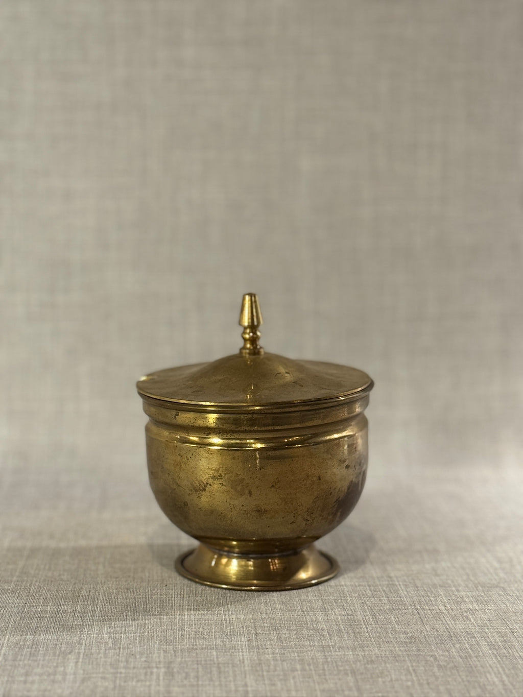 Antique Brass Footed Lidded Bowl with Finial Handle – Patinated Decorative Vessel