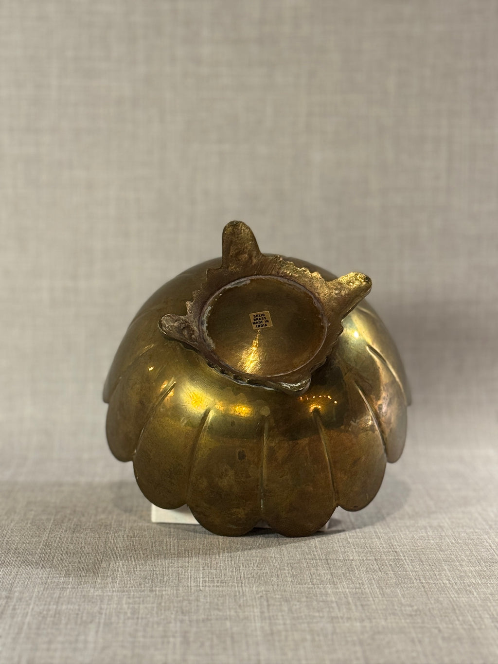 Vintage Mid-Century Brass Scalloped Footed Bowl – Decorative Pedestal Centerpiece & Rustic Brass Serving Bowl