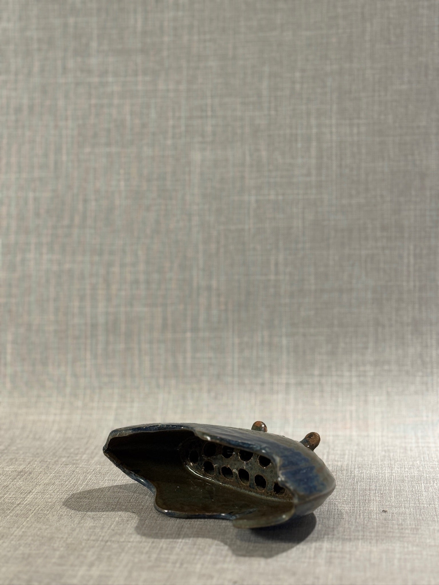 Vintage Handcrafted Studio Pottery Footed Bowl with Scalloped Rim – Blue & Earth-Toned Glaze