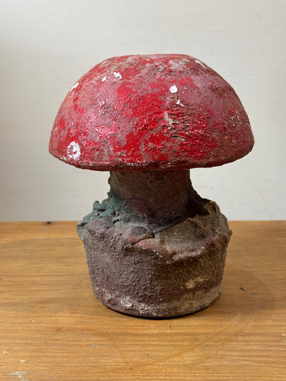 Vintage Cast Stone Garden Mushroom Ornament – Aged Patina