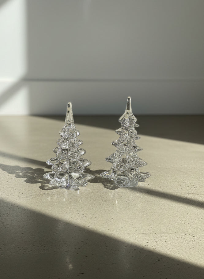 \Hand-Blown Clear Glass Christmas Tree Figurine