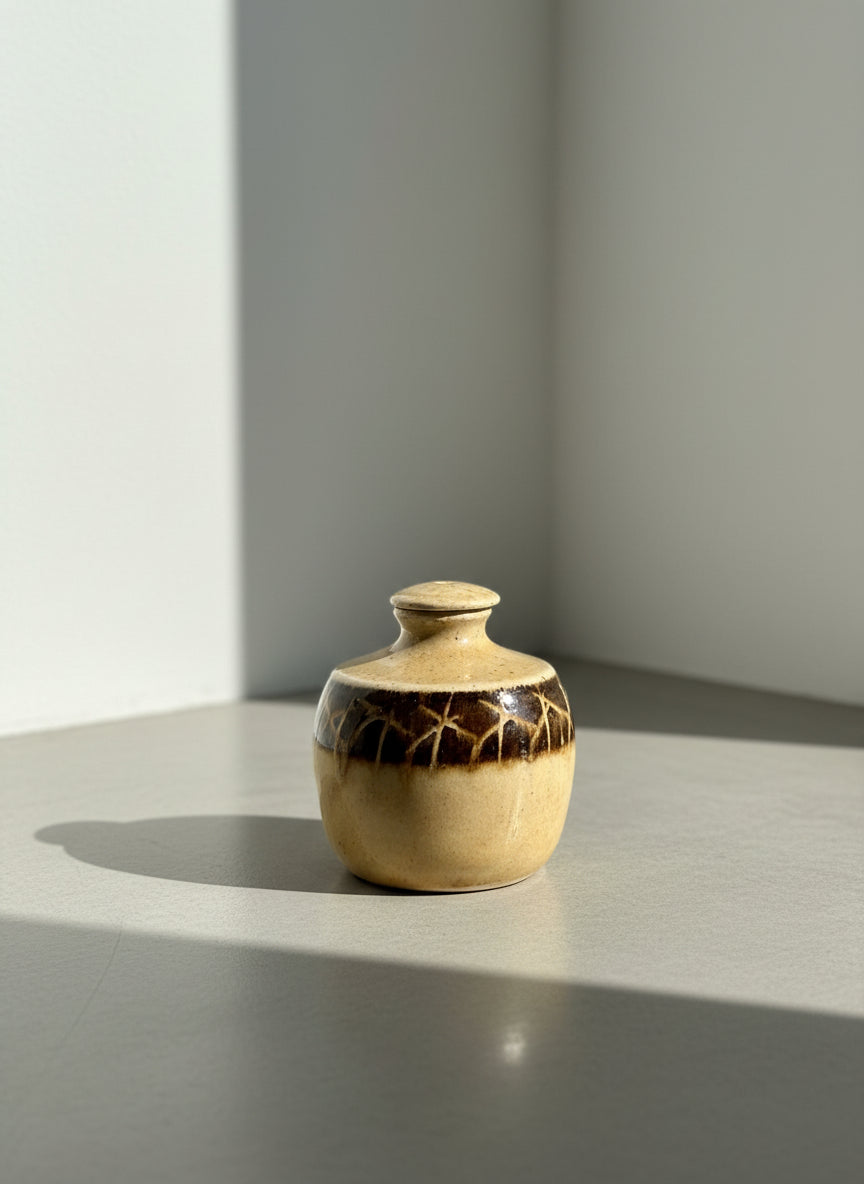 Mid-Century Studio Pottery Covered Jar with Abstract Brown Glaze Decoration – Hand-Thrown Stoneware Vessel