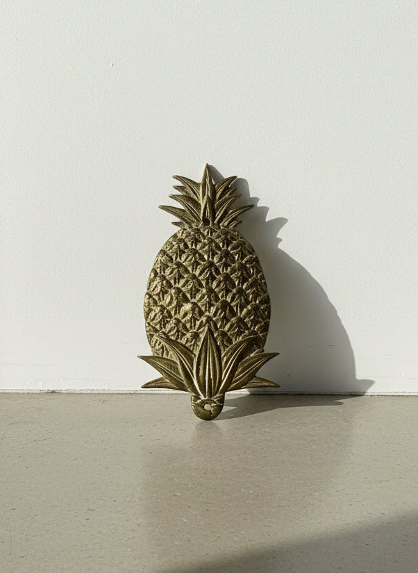 Solid Brass Pineapple Wall Plaque – Vintage-Style Decorative Wall Accent