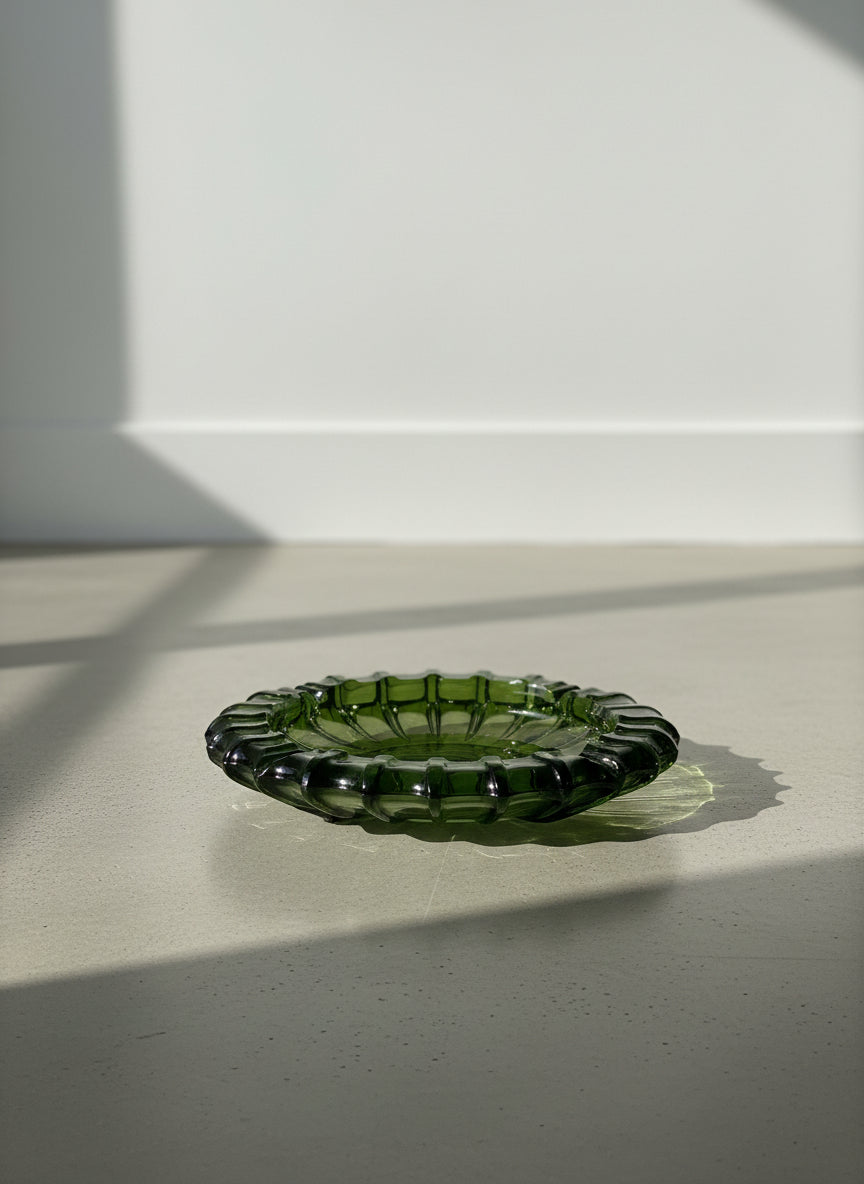 Vintage Fostoria Emerald Green Scalloped Rim Pressed Glass Ashtray