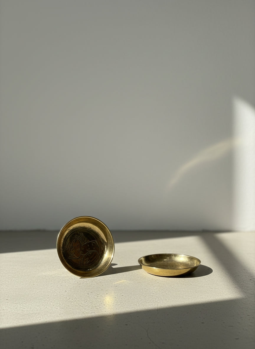 Hand-Etched Brass Decorative Dishes with Stylized Animal Motifs – Vintage Folk Art Pair