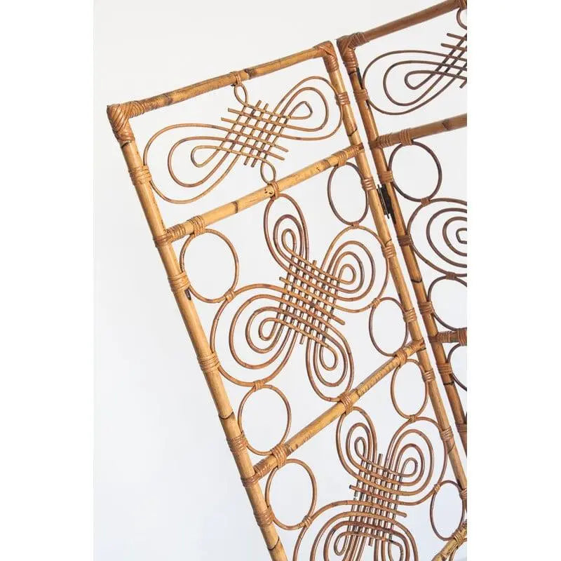 1960s French three-panel bamboo wicker and rattan folding screen with intricate scrollwork and circular patterns, vintage boho room divider — Hommes and Gardens, Furniture Collection, Landscape Architect, Interior Designer, Outdoor Living, Art, Furniture, Objects, Best Gifts, Nature, Backyard, Yard, Outdoor Decorations, Home Decor, Home Design, Luxury Design.