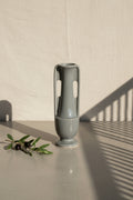 Antique 1940s Art Deco Shawnee pottery gray bud vase with sleek minimalist form and timeless elegance, ideal for refined home styling — Hommes and Gardens, Pots + Vessels Collection, Home Decor, Landscape Architect, Interior Designer, Outdoor Living, Outdoor Decorations, Home Design, Luxury Design, Art, Furniture, Objects, Best Gifts, Nature, Backyard, Yard.