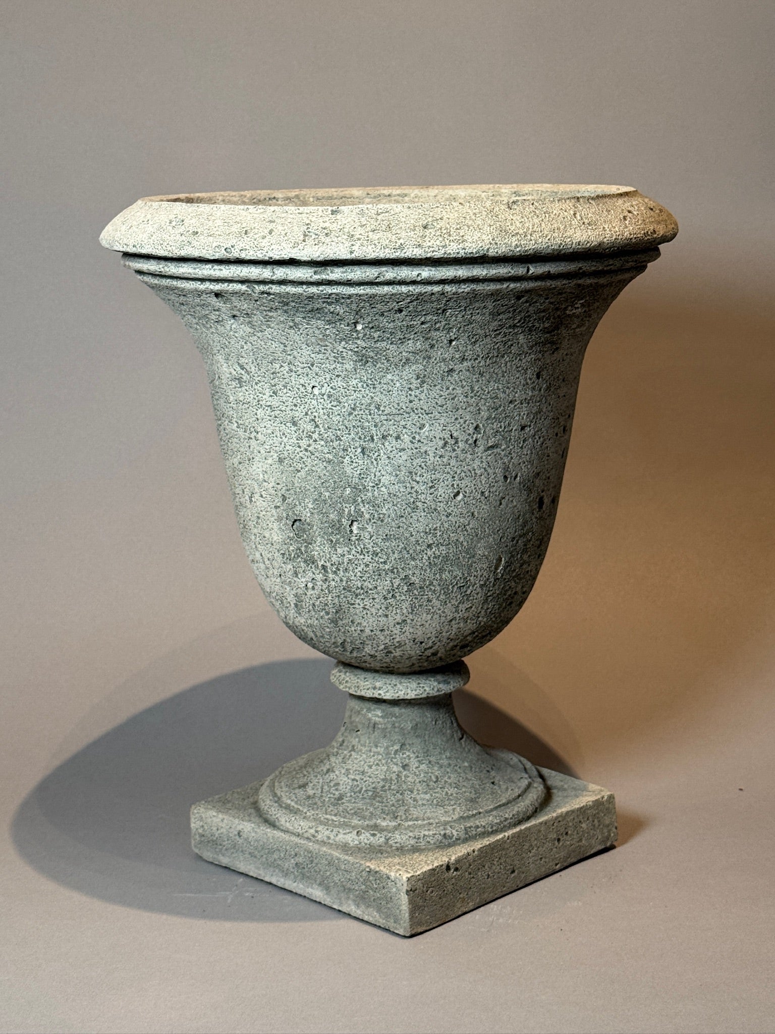 Antique cast stone urn planter inspired by Victorian English jardinieres, featuring flared rim and aged patina, perfect for classical garden design — Hommes and Gardens, Pots + Planters Collection, Landscape Architect, Interior Designer, Outdoor Living, Art, Furniture, Objects, Best Gifts, Nature, Backyard, Yard, Outdoor Decorations, Home Decor, Home Design, Luxury Design.