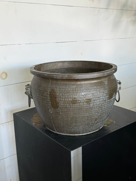 Antique 19th-century Chinese brass planter pot, handcrafted with lion handles and intricate panel motifs, perfect for cultural interior styling — Hommes and Gardens, Pots + Vessels Collection, Landscape Architect, Interior Designer, Outdoor Living, Outdoor Decorations, Home Decor, Home Design, Luxury Design, Art, Furniture, Objects, Best Gifts, Nature, Backyard, Yard.