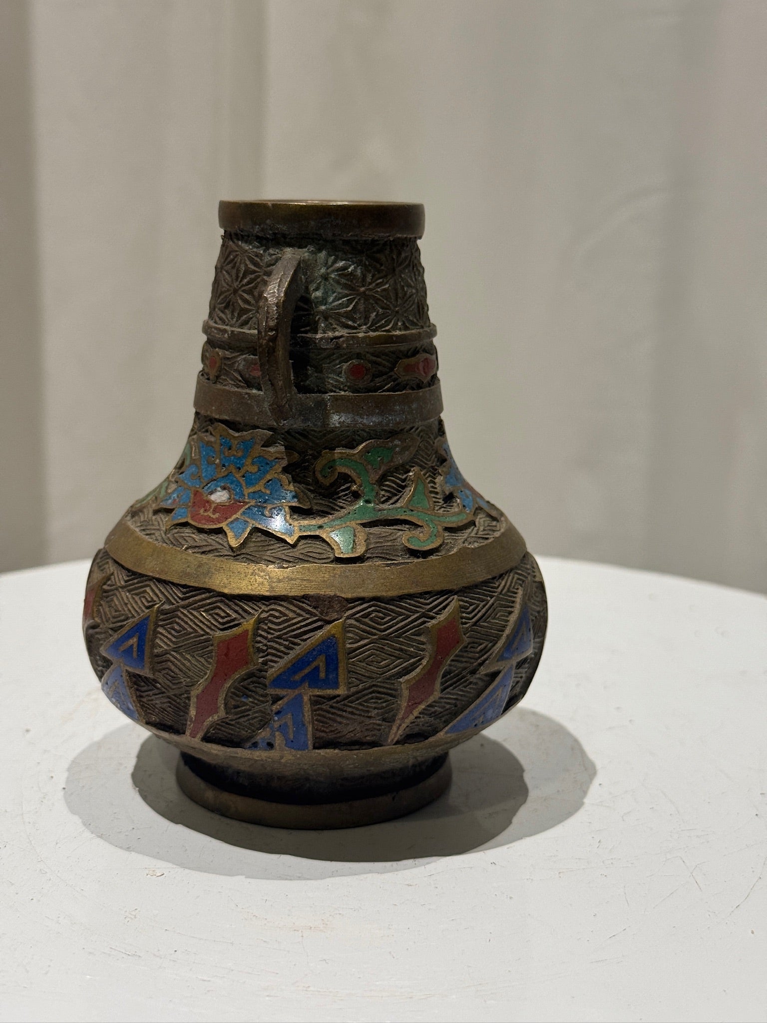 Antique Chinese enamel-inlaid brass vase with intricate floral designs and aged patina, perfect for refined home styling — Hommes and Gardens, Vases + Vessels Collection, Landscape Architect, Interior Designer, Outdoor Living, Art, Furniture, Objects, Best Gifts, Nature, Backyard, Yard, Outdoor Decorations, Home Decor, Home Design, Luxury Design.