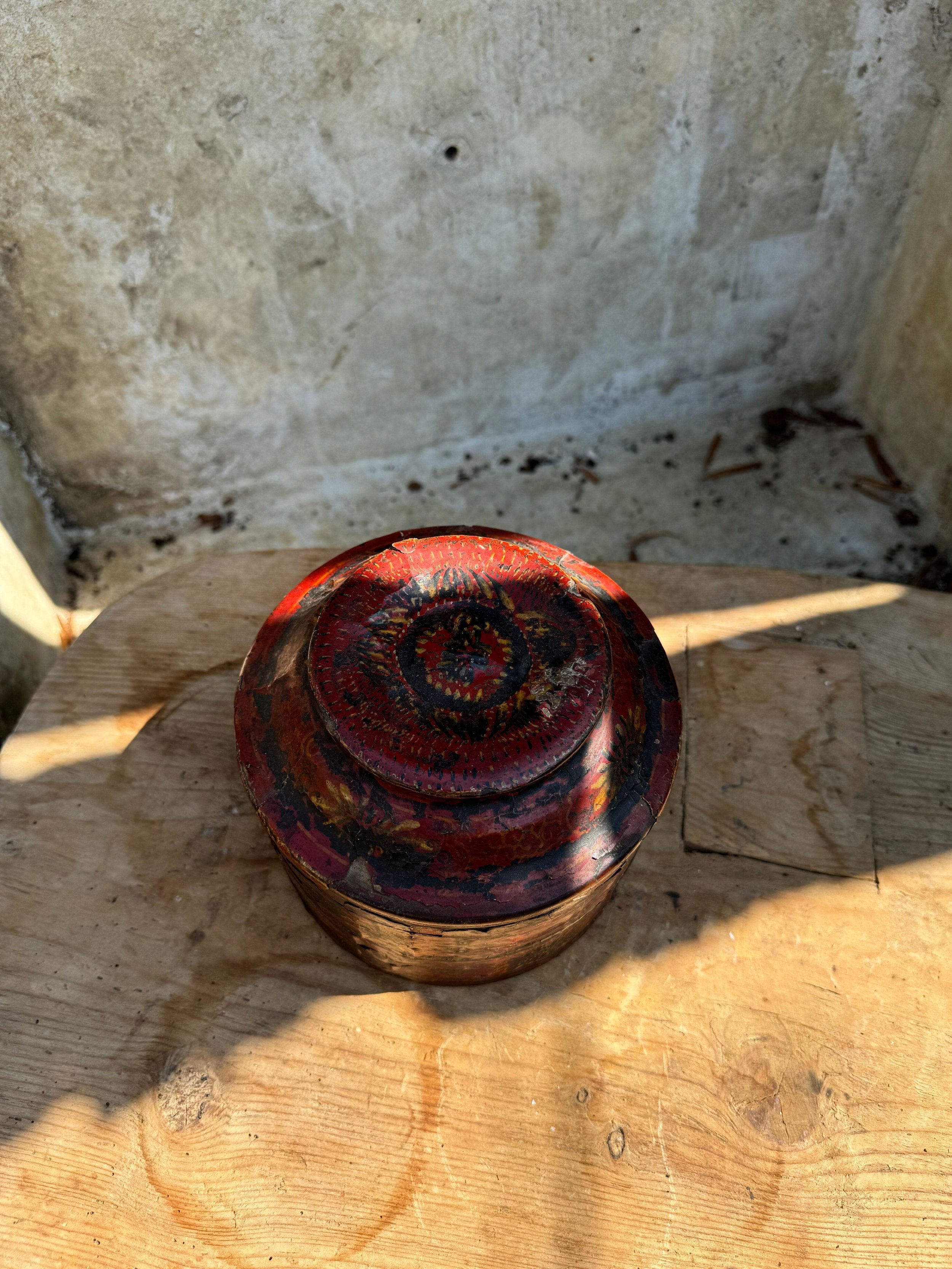 Antique Chinese wooden box with hand-painted floral artwork and round lid, reflecting 19th-century cultural design and craftsmanship — Hommes and Gardens, Objects Collection, Landscape Architect, Interior Designer, Outdoor Living, Art, Furniture, Objects, Best Gifts, Nature, Backyard, Yard, Outdoor Decorations, Home Decor, Home Design, Luxury Design.