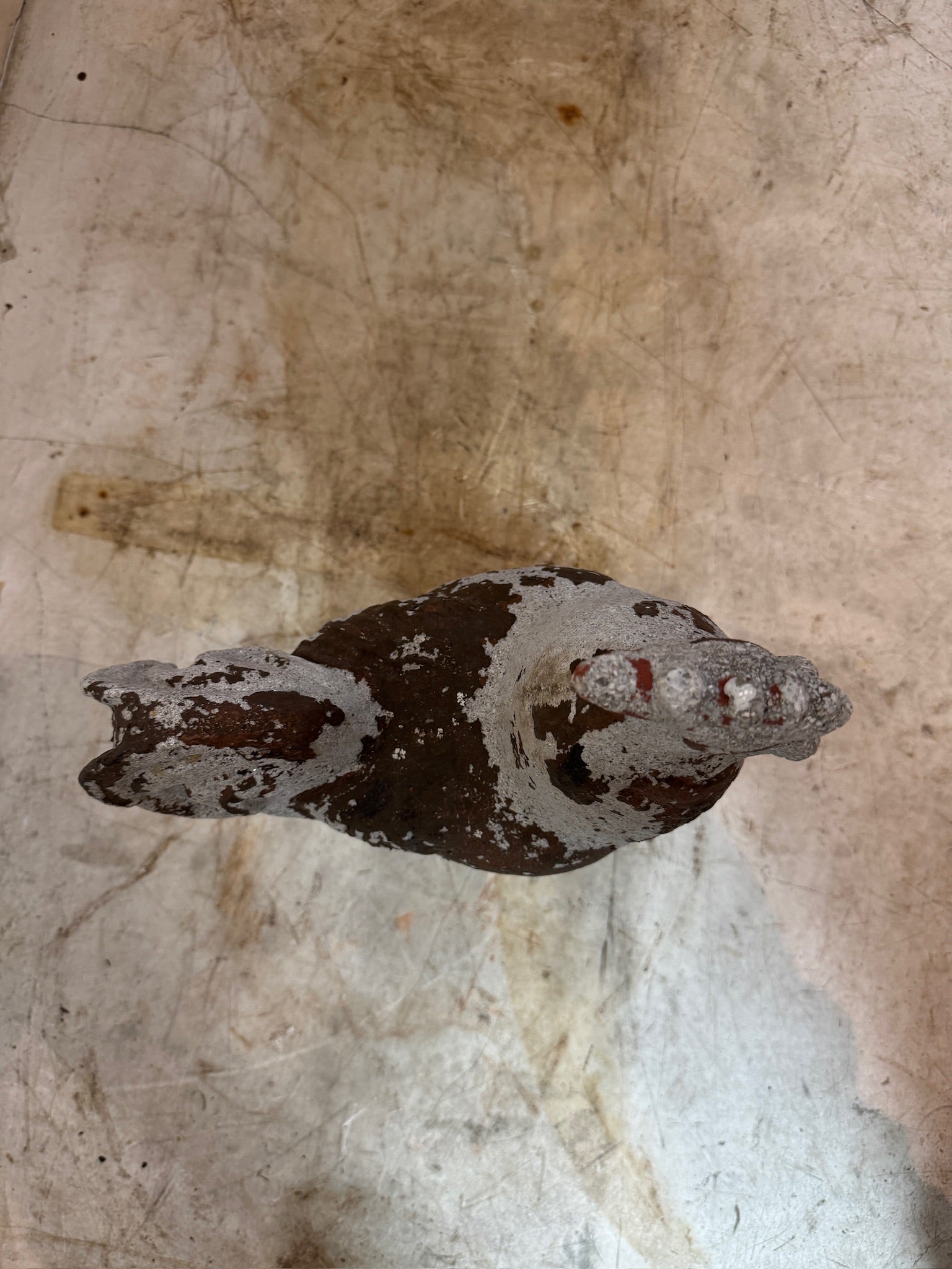 Antique French garden rooster statue made of weathered concrete, early to mid-20th century design with rustic patina — Hommes and Gardens, Fauna Collection, Landscape Architect, Interior Designer, Outdoor Living, Art, Furniture, Objects, Best Gifts, Nature, Backyard, Yard, Outdoor Decorations, Home Decor, Home Design, Luxury Design.