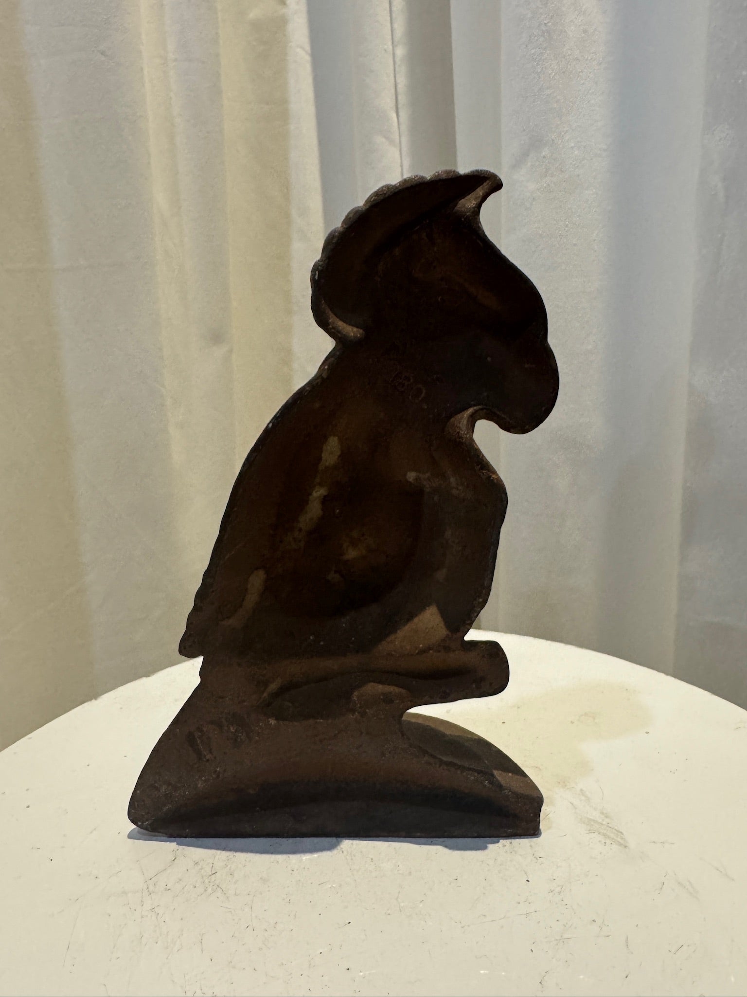 Antique hand-painted cast iron parrot doorstop by Hubley, USA, displaying original mold number and vivid green and red tones, highly collectible vintage décor — Hommes and Gardens, Landscape Architect, Interior Designer, Outdoor Living, Art, Furniture, Objects, Best Gifts, Nature, Backyard, Yard, Outdoor Decorations, Home Decor, Home Design, Luxury Design.