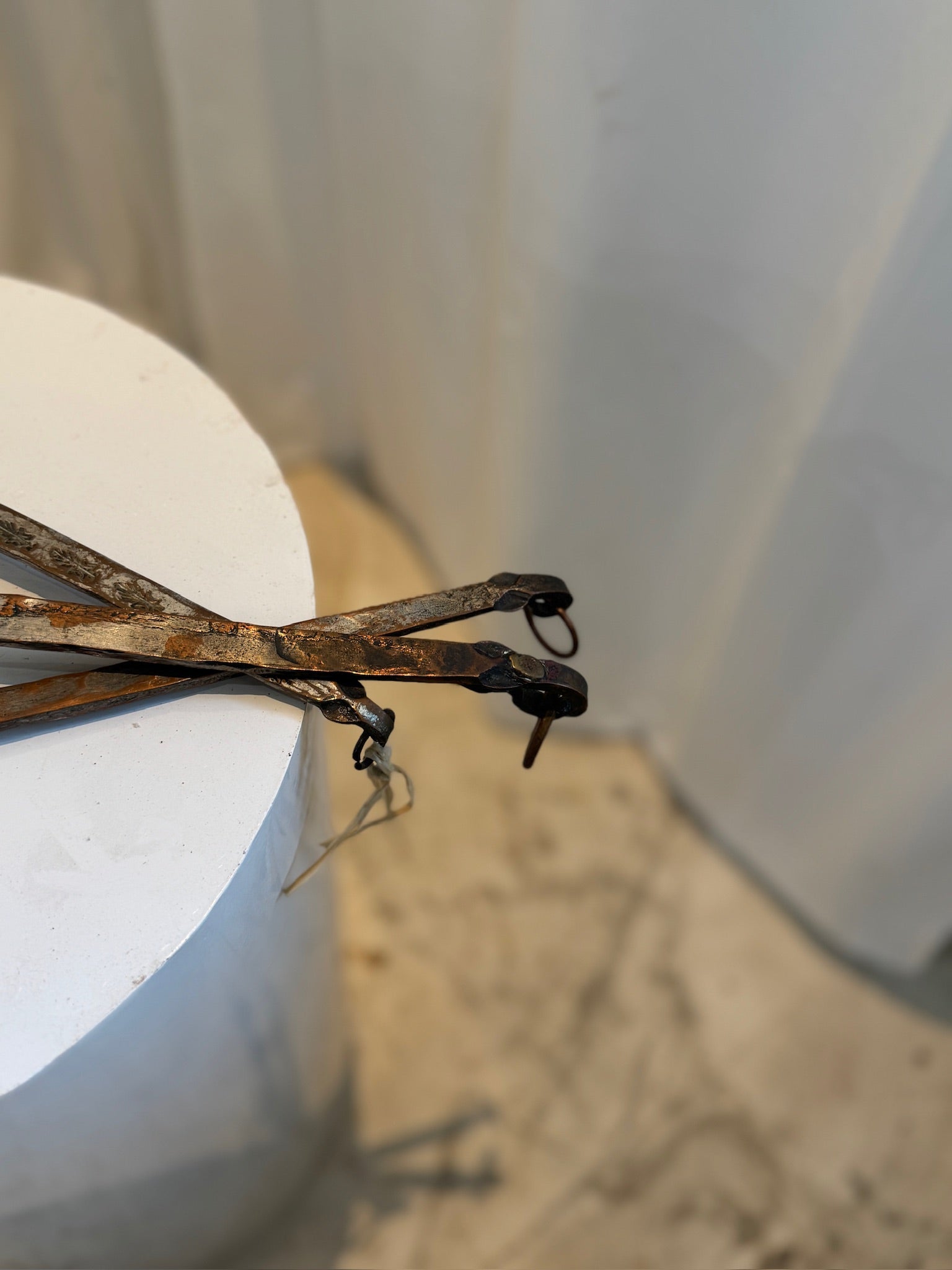 Antique iron cooking ladles, hand-forged with aged patina and textured handles, ideal for rustic kitchen wall art or historical collection — Hommes and Gardens, Objects Collection, Landscape Architect, Interior Designer, Outdoor Living, Art, Furniture, Objects, Best Gifts, Nature, Backyard, Yard, Outdoor Decorations, Home Decor, Home Design, Luxury Design.