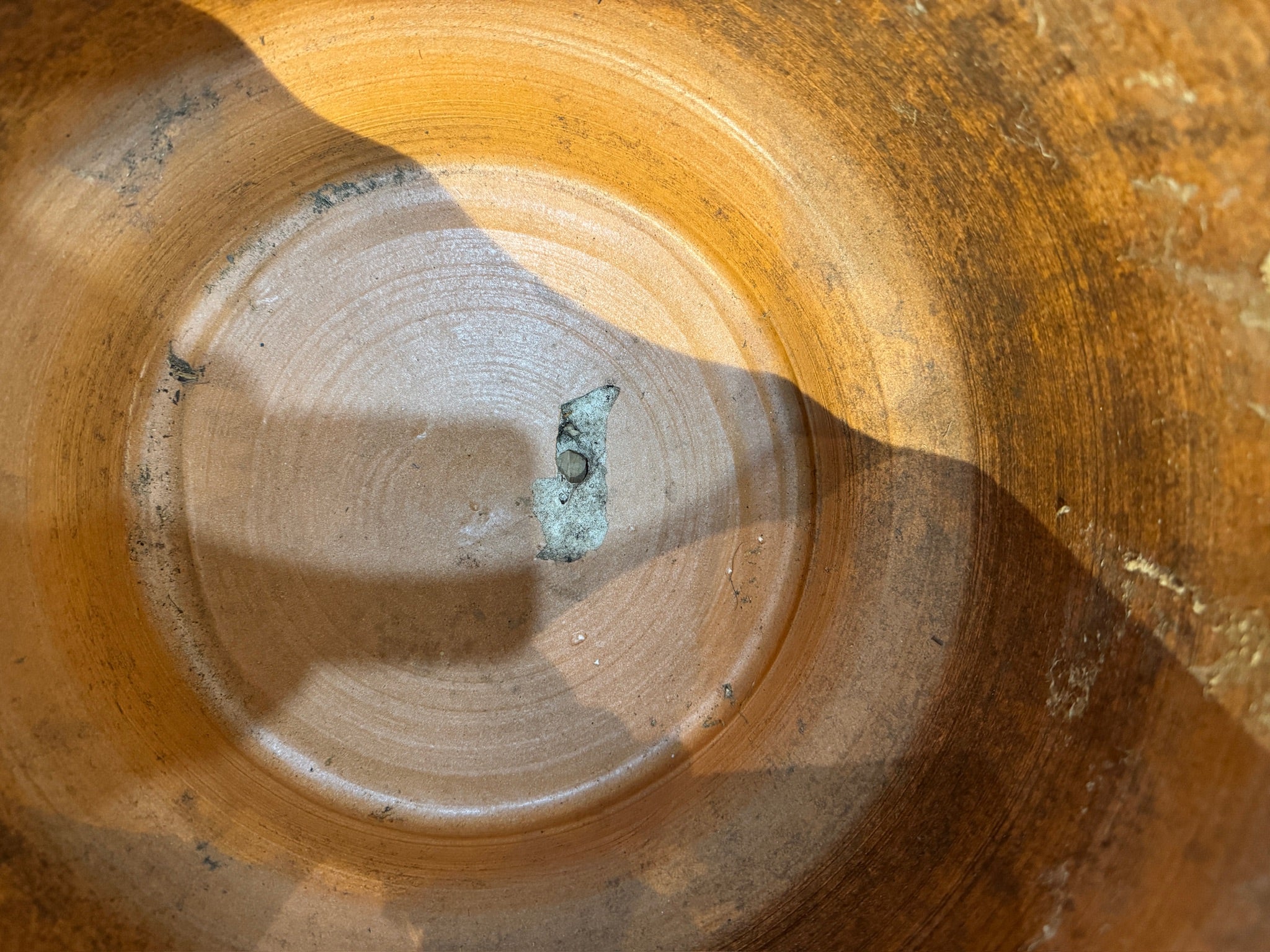 Architectural Ceramics mid-century modern terracotta planter from Oakland, California, showcasing sleek form and collectible California design — Hommes and Gardens, Pots + Vessels Collection, Landscape Architect, Interior Designer, Outdoor Living, Outdoor Decorations, Home Decor, Home Design, Luxury Design, Art, Furniture, Objects, Best Gifts, Nature, Backyard, Yard.