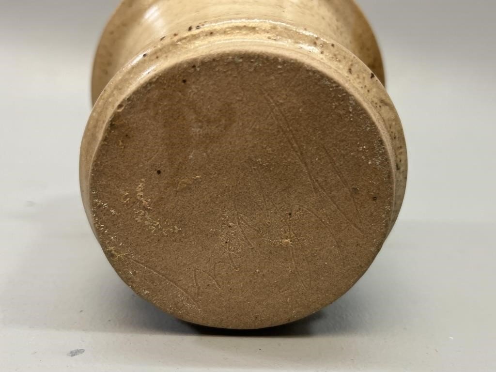 Base view of Quebec Artisan Stoneware Pottery Vase - Signed, showcasing the speckled surface and unique texture. hommes + gardens estudio.