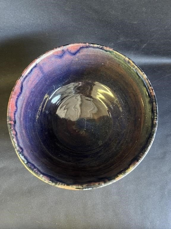 Beautiful signed glazed stoneware bowl showcasing a glossy finish and vibrant colors. hommes + gardens estudio.