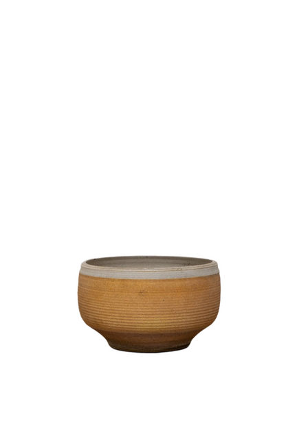 Bob Kinzie mid-century ribbed stoneware pot, handcrafted ceramic planter with earthy brown tones and timeless artistry — Hommes and Gardens, Pots & Vessels Collection, Home Decor, Outdoor Decorations, Landscape Architect, Interior Designer, Outdoor Living, Home Design, Luxury Design, Art, Furniture, Objects, Best Gifts, Nature, Backyard, Yard.