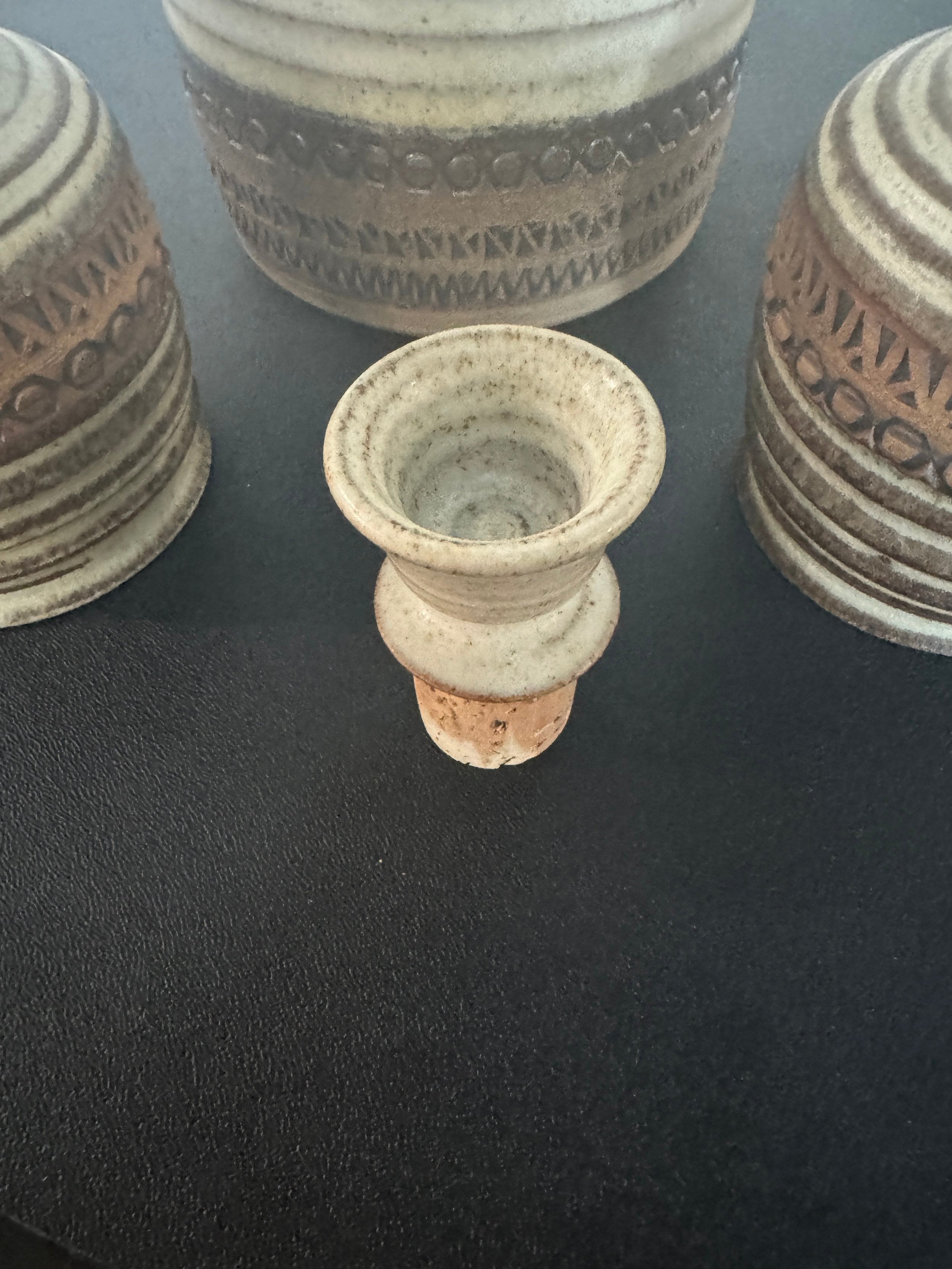 Broadstairs pottery decanter set with handmade stoneware cups, mid-century studio pottery in warm earthy glaze tones — Hommes and Gardens, Barware Collection, Landscape Architect, Interior Designer, Outdoor Living, Outdoor Decorations, Home Decor, Home Design, Luxury Design, Art, Furniture, Objects, Best Gifts, Nature, Backyard, Yard.