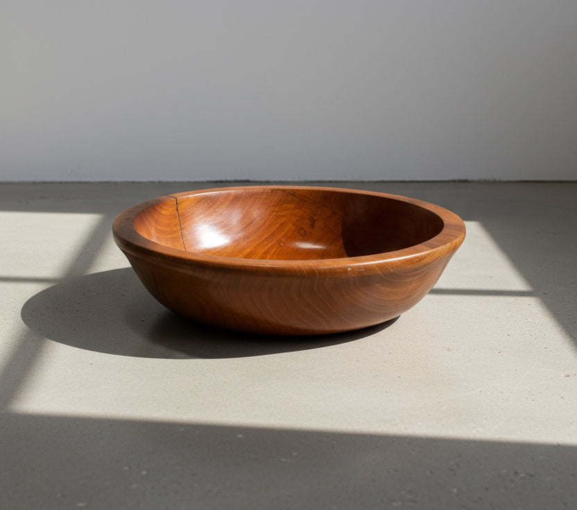 Cherry wood bowl signed by Lorenzo, featuring smooth craftsmanship and warm natural tones, a versatile vintage piece ideal for serving or display — Hommes and Gardens, Catchall Collection, Home Decor, Outdoor Decorations, Landscape Architect, Interior Designer, Outdoor Living, Home Design, Luxury Design, Art, Furniture, Objects, Best Gifts, Nature, Backyard, Yard.