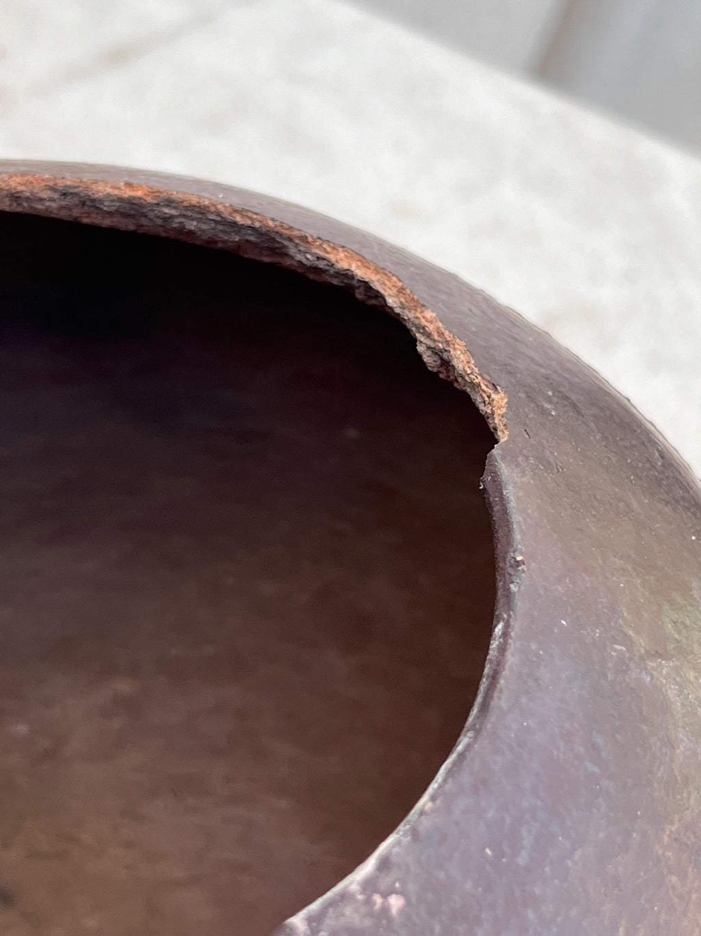 Early 20th-century African Zulu beer pot made from clay, featuring faint midsection carvings and rich cultural artistry — Hommes and Gardens, home decor, outdoor decorations, home design, luxury design, Landscape Architect, Interior Designer, Outdoor Living, Art, Furniture, Objects, Best Gifts, Nature, Backyard, Yard.