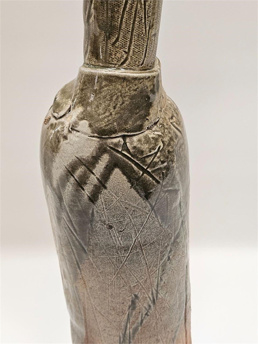 STUDIO POTTERY FREEFORM VASE SIGNED with unique shape and earthy colors, crafted by artisan, hommes + gardens estudio.
