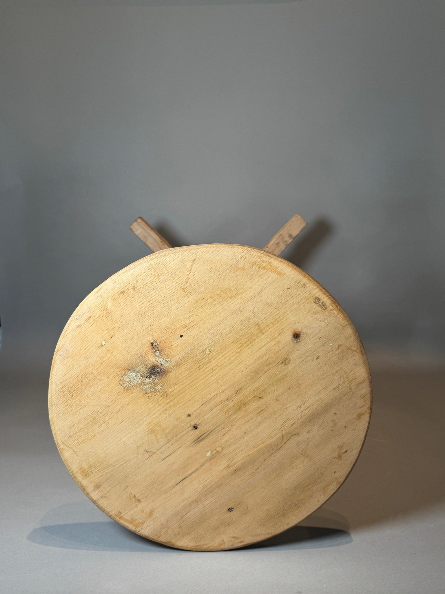 French oak Art Deco side tables with turned pedestal bases and ribbed detailing, showcasing vintage craftsmanship and timeless style — Hommes and Gardens, Furniture Collection, Landscape Architect, Interior Designer, Outdoor Living, Art, Furniture, Objects, Best Gifts, Nature, Backyard, Yard, Outdoor Decorations, Home Decor, Home Design, Luxury Design.