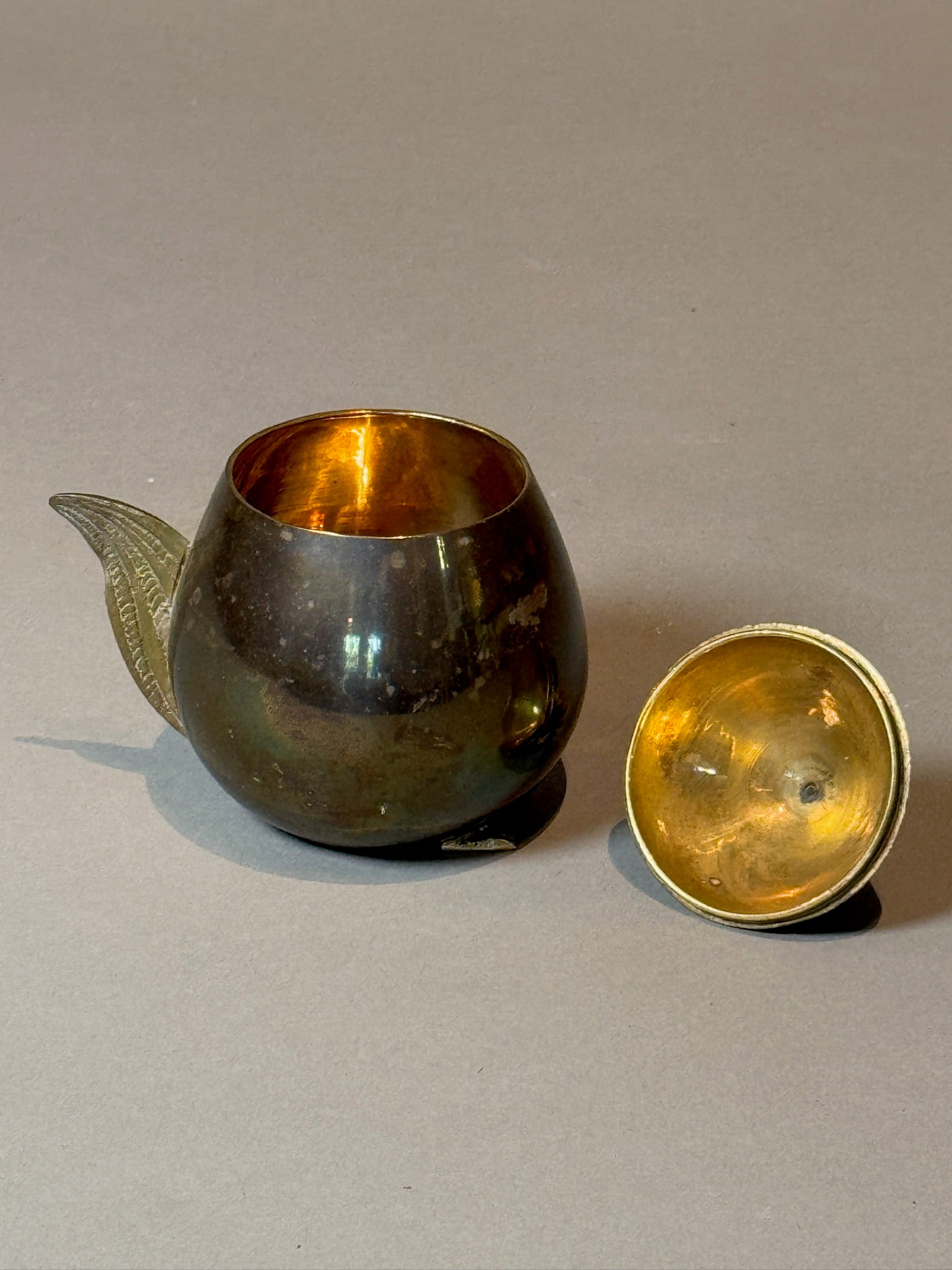 Handcrafted antique brass hen figurine, 2-piece decorative container with vintage patina — Hommes and Gardens, Fauna Collection, Landscape Architect, Interior Designer, Outdoor Living, Outdoor Decorations, Home Decor, Home Design, Luxury Design, Art, Furniture, Objects, Best Gifts, Nature, Backyard, Yard.