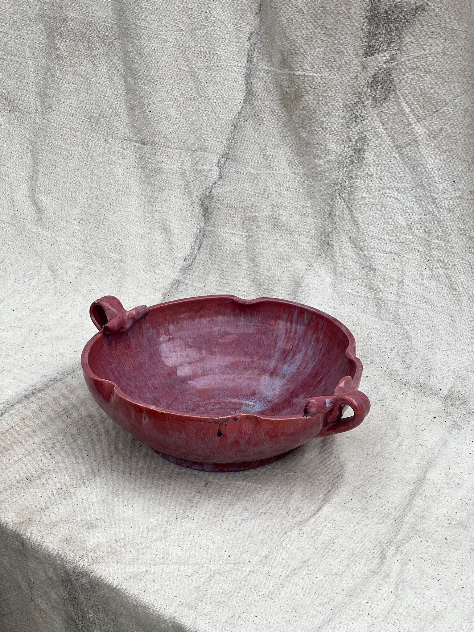 Handcrafted magenta pottery bowl with handles, vintage ceramic centerpiece showcasing elegant form and striking colour — Hommes and Gardens, Catchall Collection, Landscape Architect, Interior Designer, Outdoor Living, Outdoor Decorations, Home Decor, Home Design, Luxury Design, Art, Furniture, Objects, Best Gifts, Nature, Backyard, Yard.