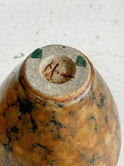 Handcrafted marble-effect brown urn vase, signed ceramic piece with smooth glaze and elegant organic tones — Hommes and Gardens, Pots + Vessels Collection, Landscape Architect, Interior Designer, Outdoor Living, Outdoor Decorations, Home Decor, Home Design, Luxury Design, Art, Furniture, Objects, Best Gifts, Nature, Backyard, Yard.