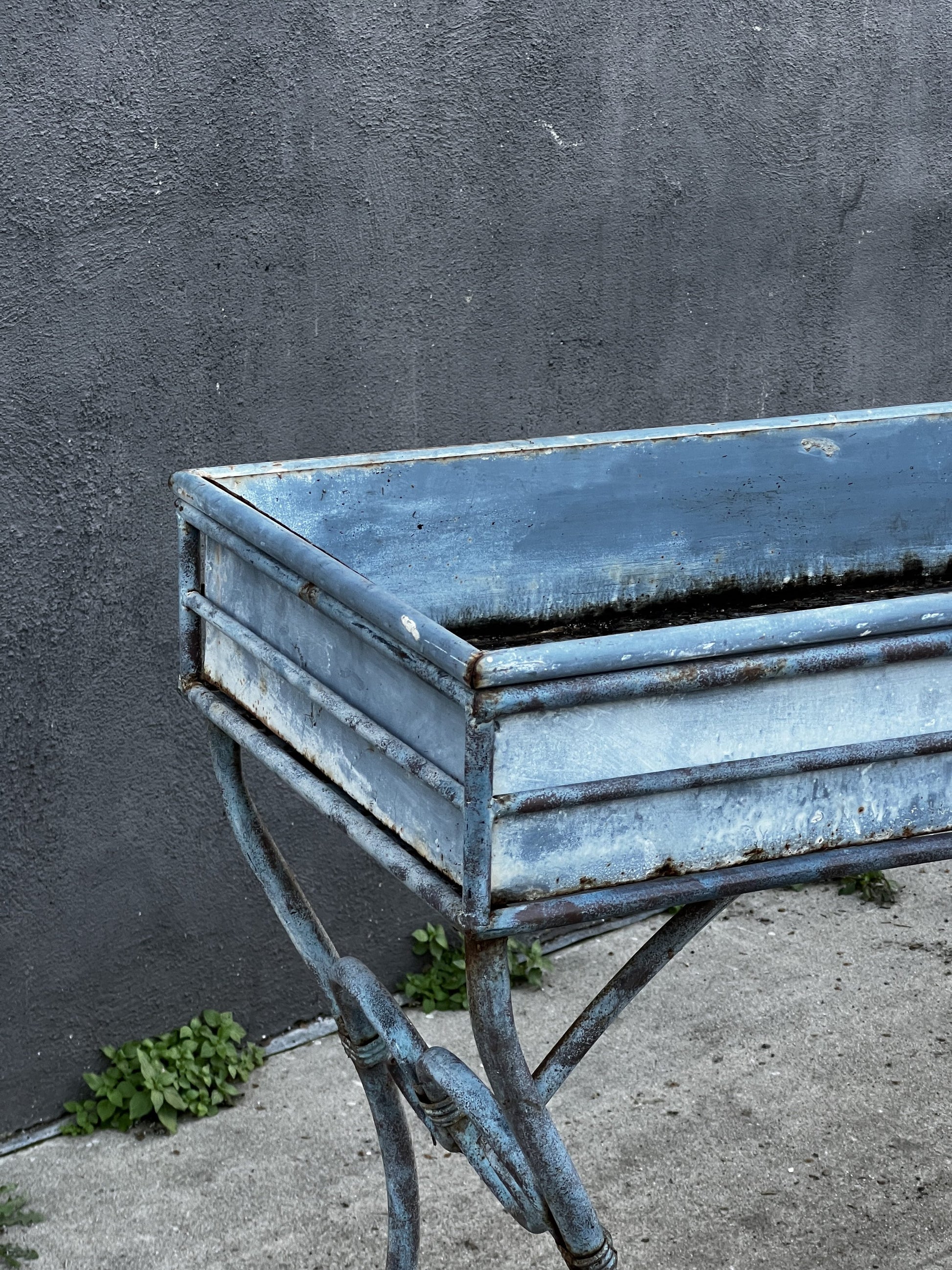 Handcrafted vintage Arras style plant stand in weathered metal, elegant French garden accessory with timeless antique charm — Hommes and Gardens, Garden Collection, Plant Stands, Vintage Outdoor Decor, Rustic Metal Furniture, French Design, Garden Display Stand, Artistic Home Accent.