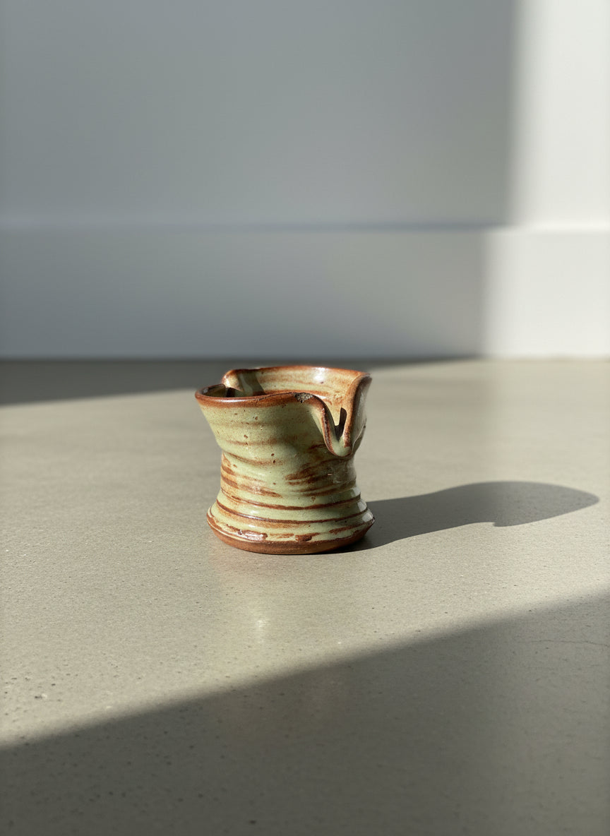Handmade ceramic cup with artisan glaze and elegant design, perfect for coffee or tea lovers — Hommes and Gardens, Pottery Collection, home decor, outdoor decorations, home design, luxury design, Landscape Architect, Interior Designer, Outdoor Living, Art, Furniture, Objects, Best Gifts, Nature, Backyard, Yard.