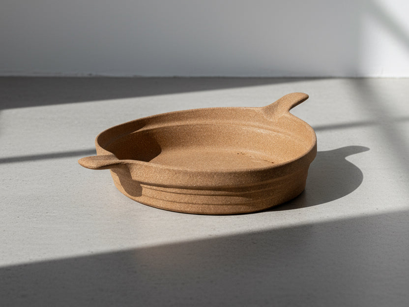 Hartstone brown ceramic dish with a smooth glaze and elegant form, a durable and timeless vintage serving or decorative plate — Hommes and Gardens, Home Decor Collection, Outdoor Decorations, Landscape Architect, Interior Designer, Outdoor Living, Home Design, Luxury Design, Art, Furniture, Objects, Best Gifts, Nature, Backyard, Yard.