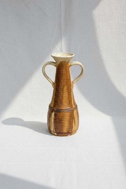 MCM handmade ceramic vase with sculpted handles, signed and dated 1984, a beautifully crafted mid-century inspired pottery piece — Hommes and Gardens, Pots & Vessels Collection, Home Decor, Outdoor Decorations, Landscape Architect, Interior Designer, Outdoor Living, Home Design, Luxury Design, Art, Furniture, Objects, Best Gifts, Nature, Backyard, Yard.
