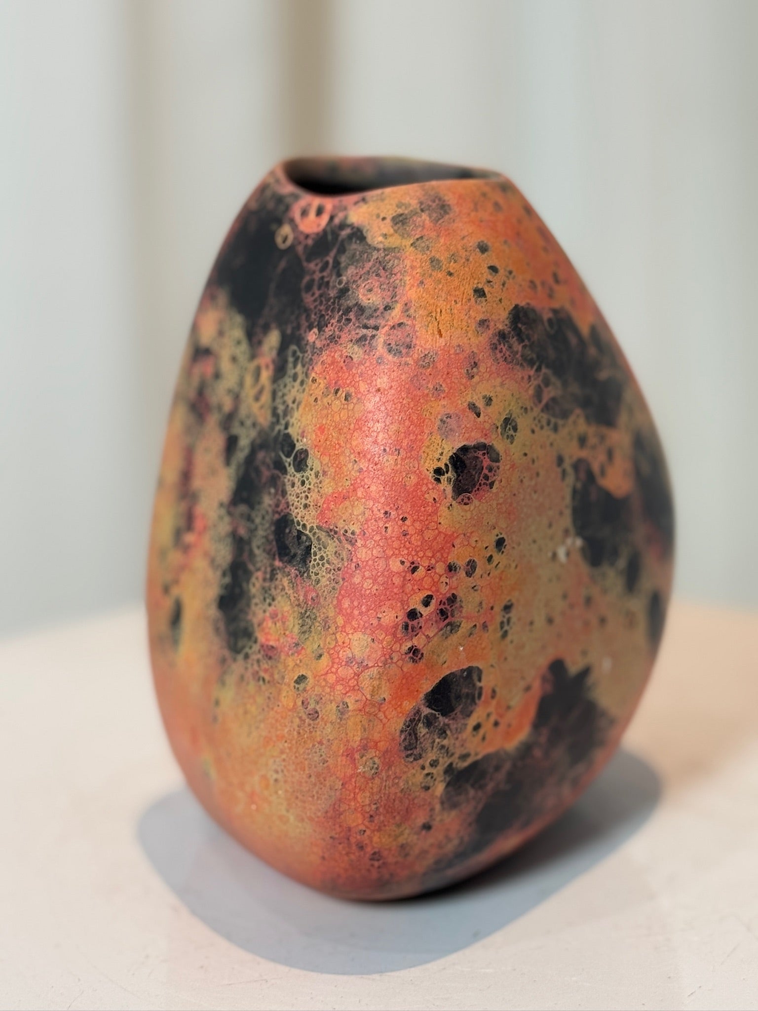 Mich 1994 handmade freeform ceramic vase, modern organic design with molten-style glaze, dynamic collectible pottery from the USA — Hommes and Gardens, Vases + Vessels Collection, Landscape Architect, Interior Designer, Outdoor Living, Art, Furniture, Objects, Best Gifts, Nature, Backyard, Yard, Outdoor Decorations, Home Decor, Home Design, Luxury Design.
