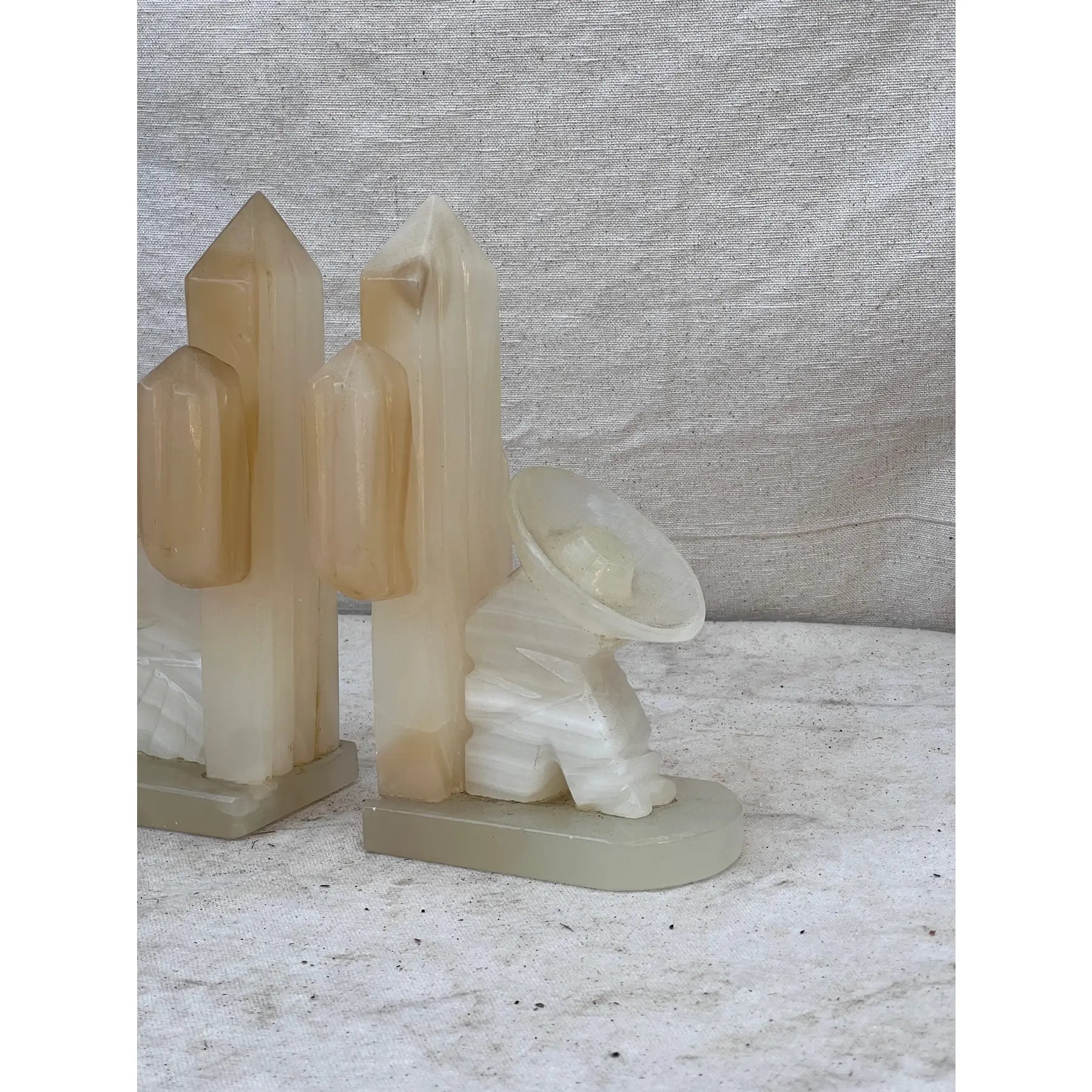 Mid-century Mexican white onyx bookends from the 1960s, vintage decorative pieces showcasing natural beauty and minimal elegance — Hommes and Gardens, Objects Collection, Landscape Architect, Interior Designer, Outdoor Living, Art, Furniture, Objects, Best Gifts, Nature, Backyard, Yard, Outdoor Decorations, Home Decor, Home Design, Luxury Design.