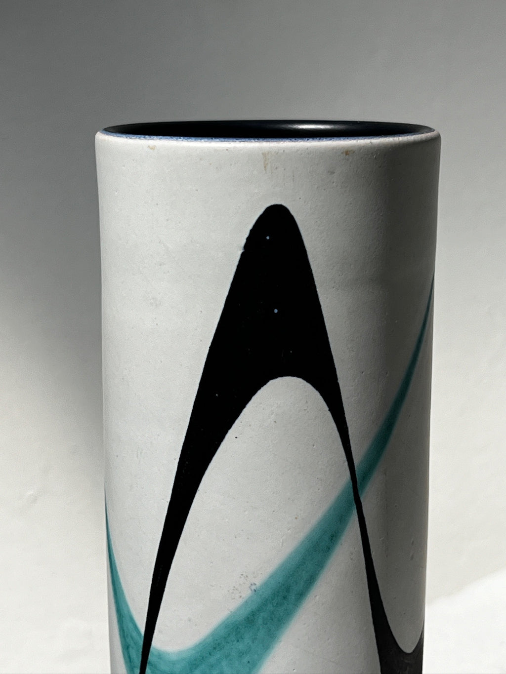 Mid-century Müller Lucerne Swiss ceramic vase, handcrafted studio pottery with abstract hand-painted design and black glazed interior — Hommes and Gardens, Vases + Vessels Collection, Landscape Architect, Interior Designer, Outdoor Living, Art, Furniture, Objects, Best Gifts, Nature, Backyard, Yard, Outdoor Decorations, Home Decor, Home Design, Luxury Design.