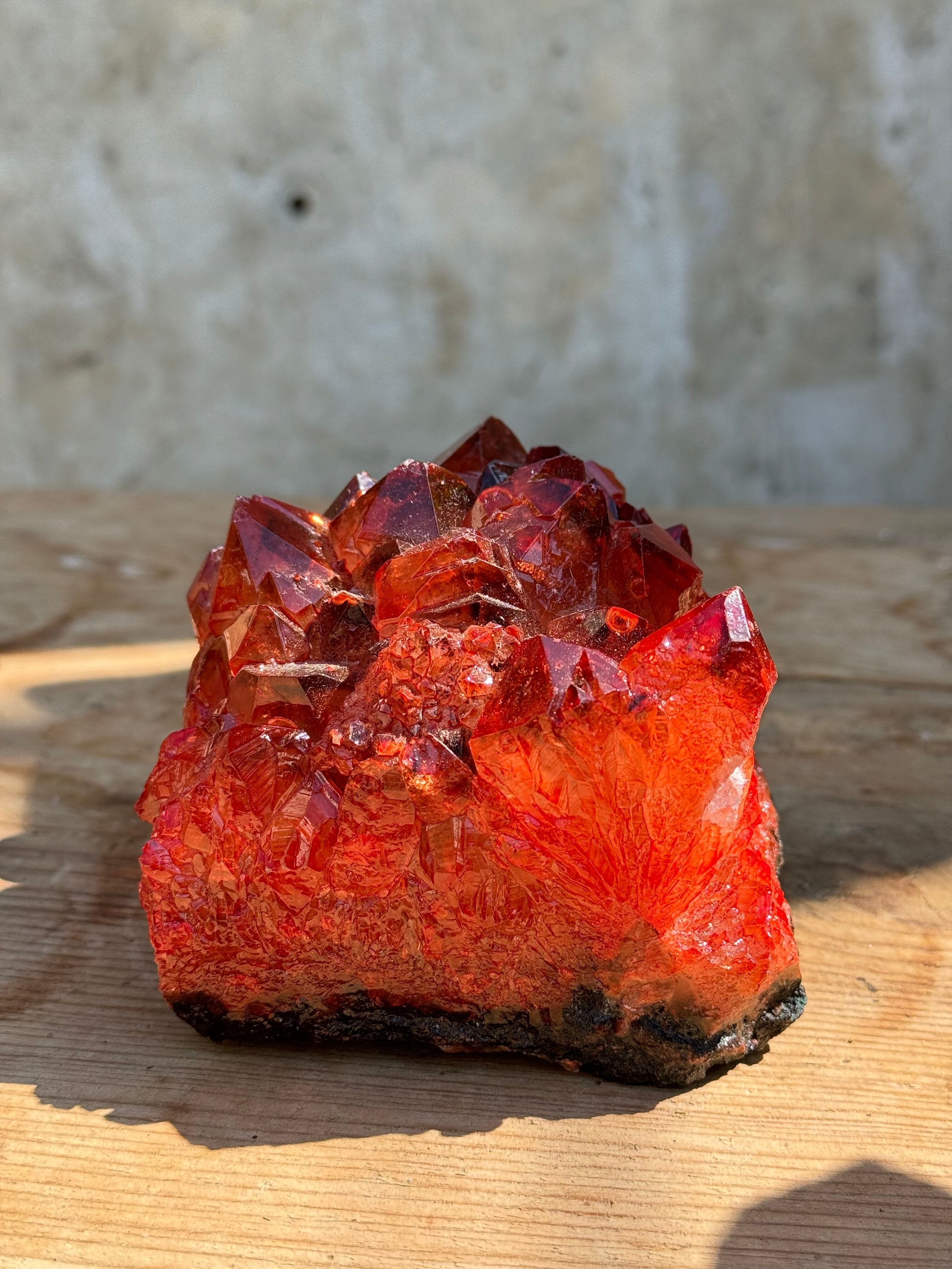 Natural burnt orange quartz crystal specimen with warm tones and light-reflective facets, perfect for collectors and interiors — Hommes and Gardens, Objects Collection, home decor, outdoor decorations, home design, luxury design, Landscape Architect, Interior Designer, Outdoor Living, Art, Furniture, Objects, Best Gifts, Nature, Backyard, Yard.