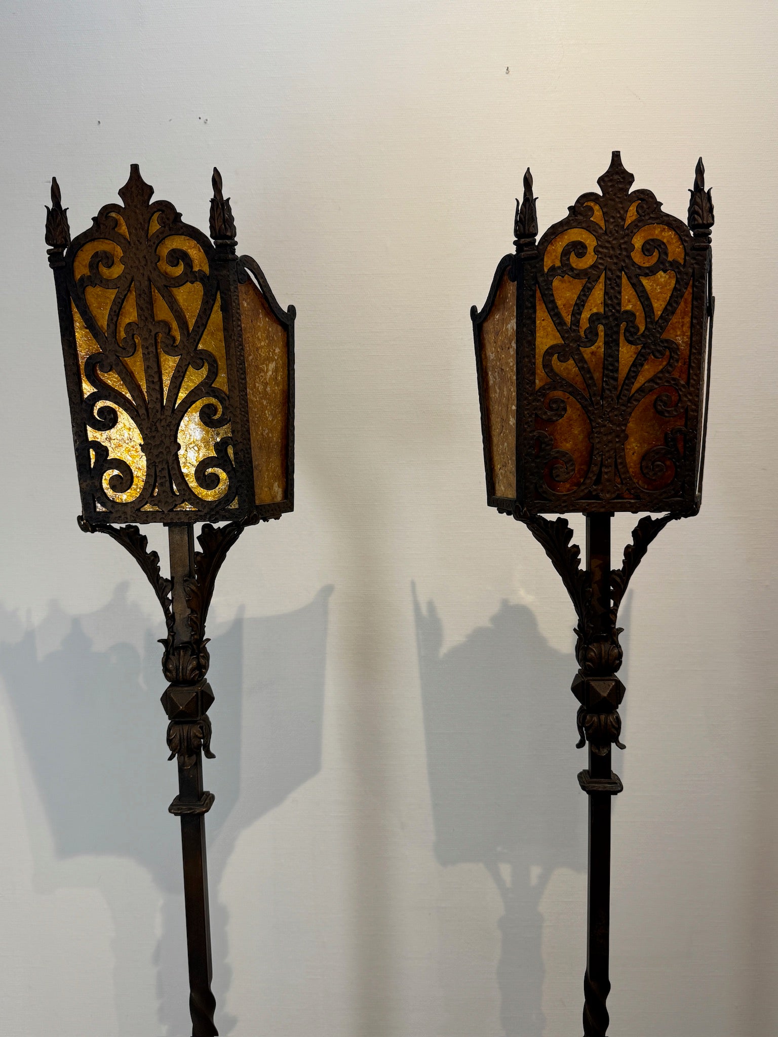 Pair of wrought iron floor lamps with amber mica lantern shades, hand-forged Arts & Crafts design with vintage rustic charm — Hommes and Gardens, Lights + Lanterns Collection, Landscape Architect, Interior Designer, Outdoor Living, Art, Furniture, Objects, Best Gifts, Nature, Backyard, Yard, Outdoor Decorations, Home Decor, Home Design, Luxury Design.