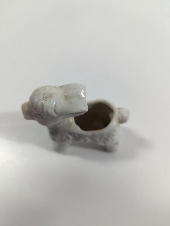 Vintage Lamb Toothpick Holder porcelain, charming lamb-shaped porcelain holder for toothpicks, whimsical tabletop decoration, hommes + gardens estudio.